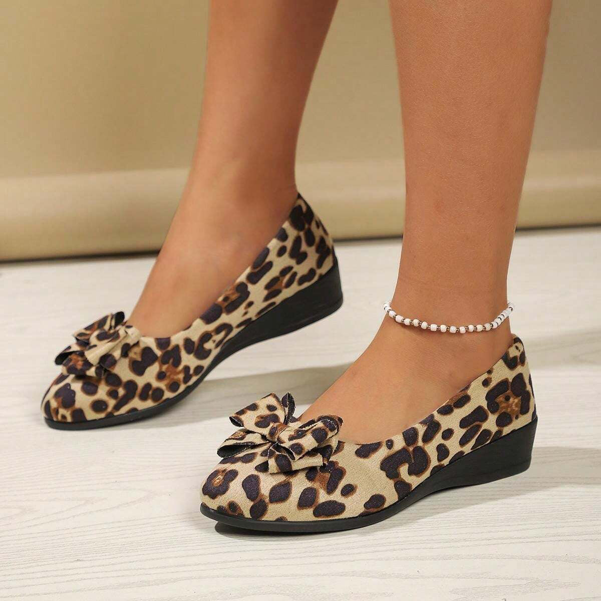 Bowknot Decor Wedge Heeled Loafers