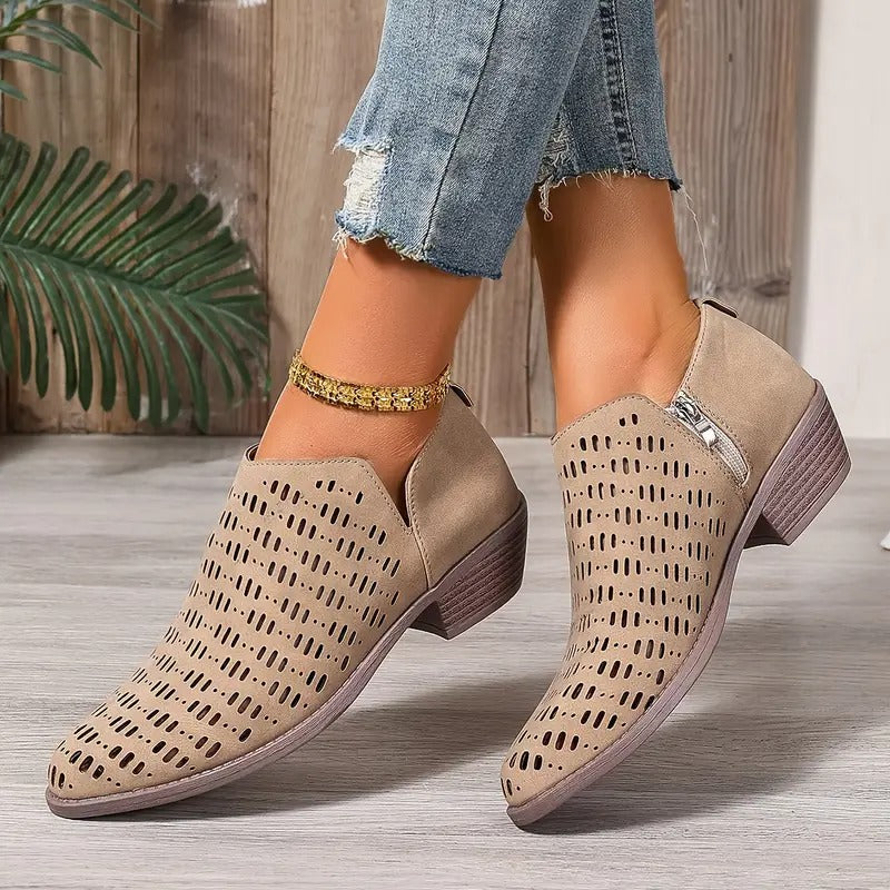Women's Round-Toe Chelsea Boots