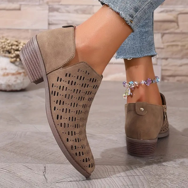 Women's Round-Toe Chelsea Boots