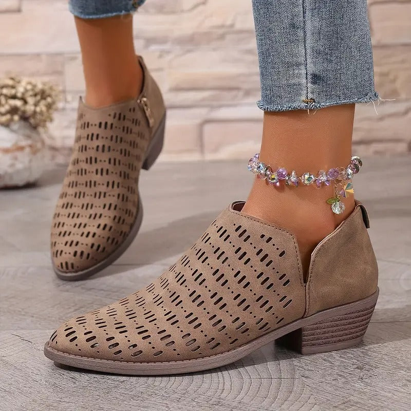 Women's Round-Toe Chelsea Boots