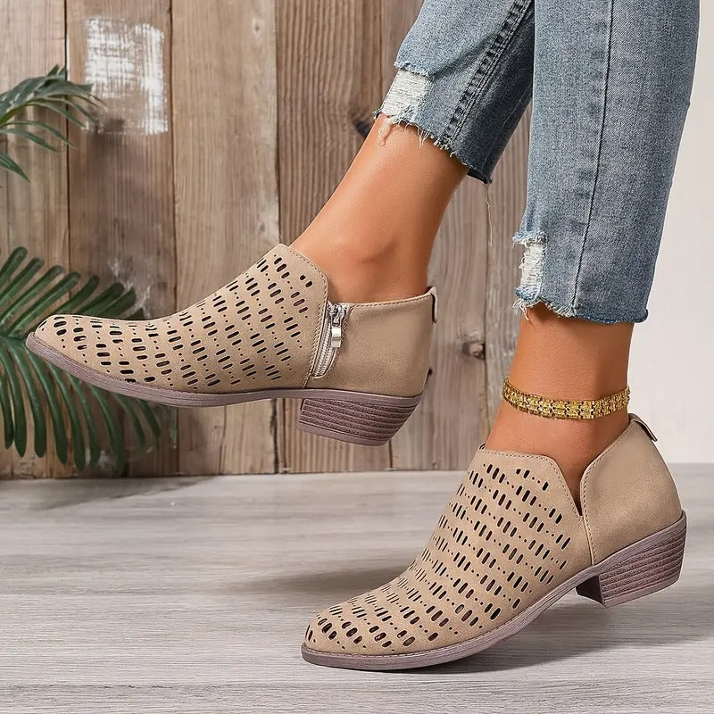 Women's Round-Toe Chelsea Boots