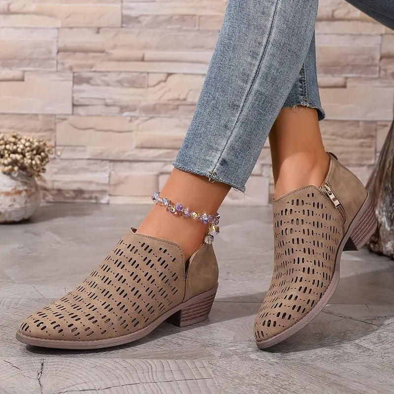 Women's Round-Toe Chelsea Boots
